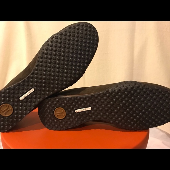 Cole Haan flats - Picture 4 of 8